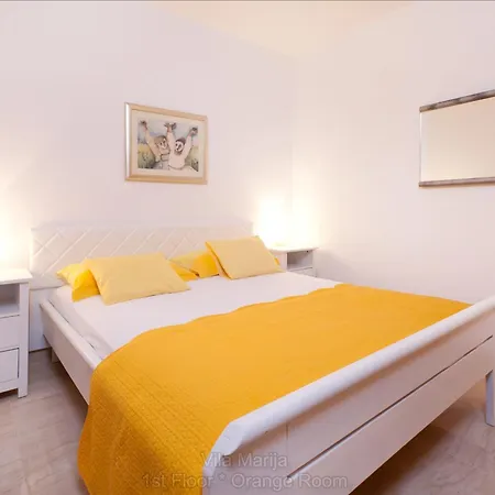 Unique Dalmatian Seafront - Set In A 300 M2 Mediterranean Garden With Private Beach, Large Pool And Terrace. 빌라