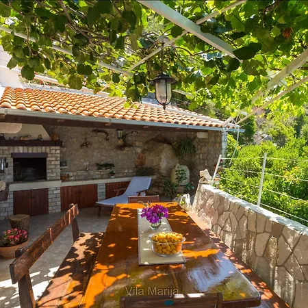Unique Dalmatian Seafront - Set In A 300 M2 Mediterranean Garden With Private Beach, Large Pool And Terrace. *
