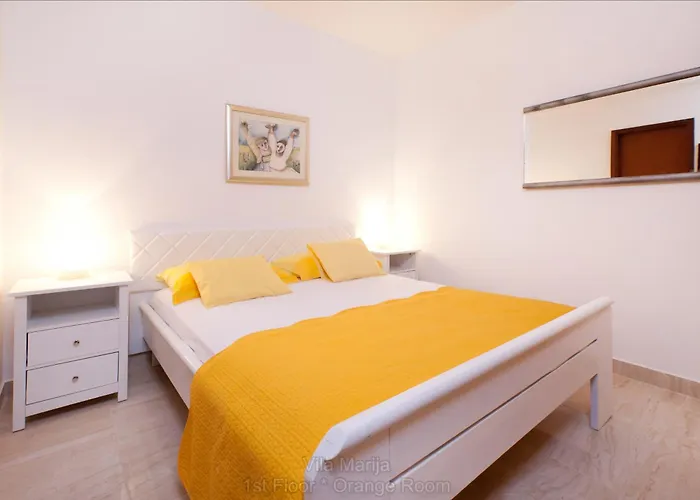 Unique Dalmatian Seafront - Set In A 300 M2 Mediterranean Garden With Private Beach, Large Pool And Terrace. 빌라