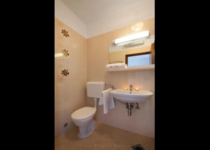 빌라 Unique Dalmatian Seafront - Set In A 300 M2 Mediterranean Garden With Private Beach, Large Pool And Terrace. *