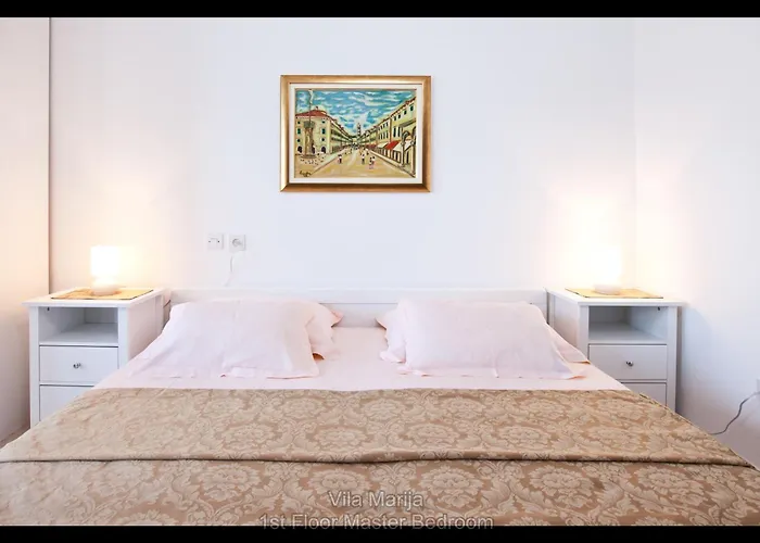 Unique Dalmatian Seafront - Set In A 300 M2 Mediterranean Garden With Private Beach, Large Pool And Terrace. 자톤