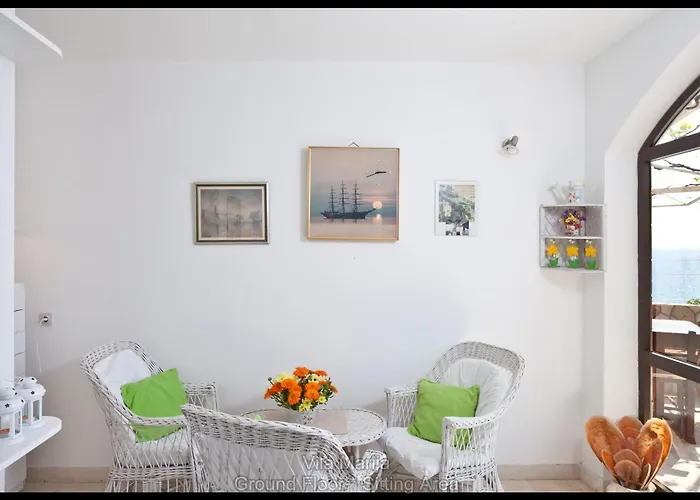 Unique Dalmatian Seafront - Set In A 300 M2 Mediterranean Garden With Private Beach, Large Pool And Terrace. * 자톤