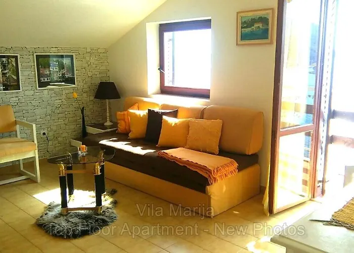 Unique Dalmatian Seafront - Set In A 300 M2 Mediterranean Garden With Private Beach, Large Pool And Terrace. 빌라