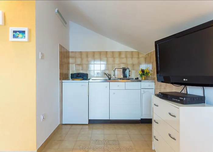 Unique Dalmatian Seafront - Set In A 300 M2 Mediterranean Garden With Private Beach, Large Pool And Terrace. 빌라 *