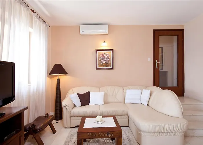 빌라 Unique Dalmatian Seafront - Set In A 300 M2 Mediterranean Garden With Private Beach, Large Pool And Terrace. *