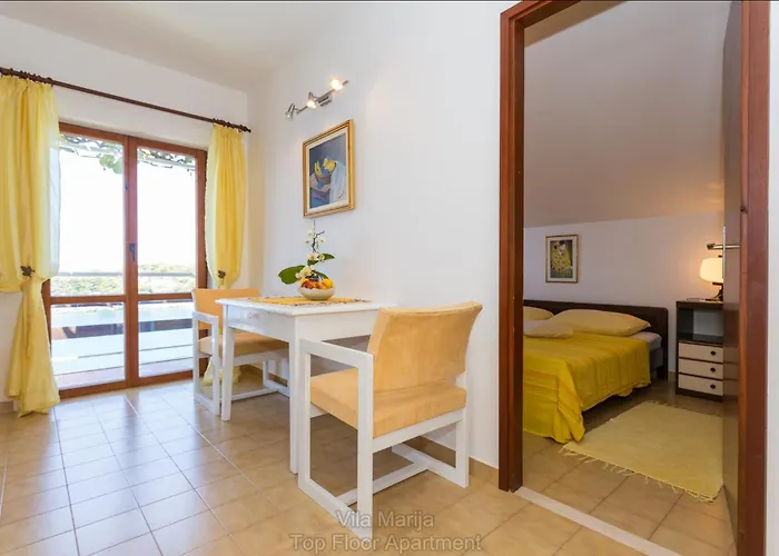 빌라 Unique Dalmatian Seafront - Set In A 300 M2 Mediterranean Garden With Private Beach, Large Pool And Terrace. 자톤