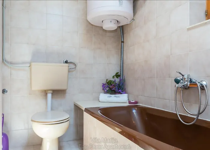 Unique Dalmatian Seafront - Set In A 300 M2 Mediterranean Garden With Private Beach, Large Pool And Terrace. 빌라