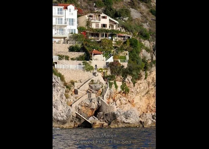 Unique Dalmatian Seafront - Set In A 300 M2 Mediterranean Garden With Private Beach, Large Pool And Terrace. * 자톤