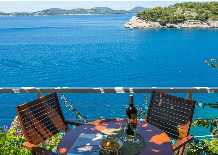 빌라 Unique Dalmatian Seafront - Set In A 300 M2 Mediterranean Garden With Private Beach, Large Pool And Terrace.