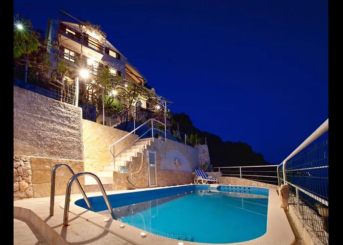 빌라 Unique Dalmatian Seafront - Set In A 300 M2 Mediterranean Garden With Private Beach, Large Pool And Terrace. 자톤