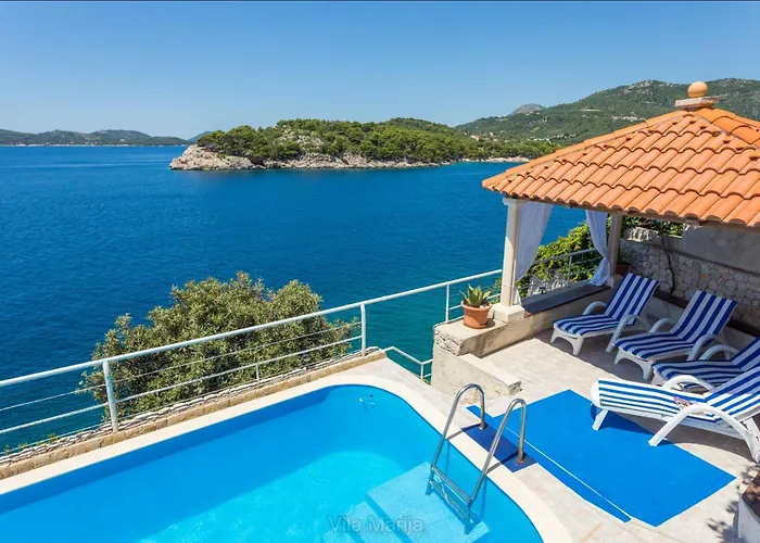 빌라 Unique Dalmatian Seafront - Set In A 300 M2 Mediterranean Garden With Private Beach, Large Pool And Terrace.
