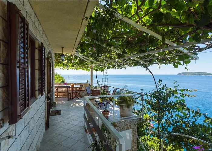 빌라 Unique Dalmatian Seafront - Set In A 300 M2 Mediterranean Garden With Private Beach, Large Pool And Terrace. *