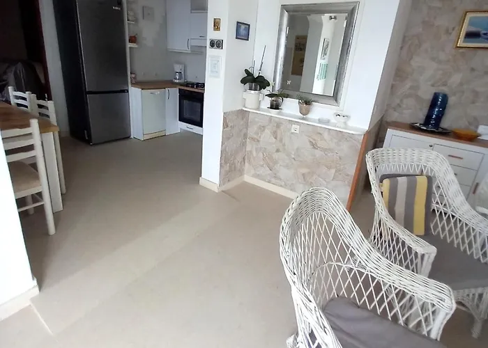 빌라 Unique Dalmatian Seafront - Set In A 300 M2 Mediterranean Garden With Private Beach, Large Pool And Terrace.