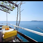 Unique Dalmatian Seafront - Set In A 300 M2 Mediterranean Garden With Private Beach, Large Pool And Terrace. Villa Zaton (Dubrovnik-Neretva)