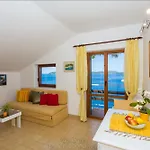 Unique Dalmatian Seafront - Set In A 300 M2 Mediterranean Garden With Private Beach, Large Pool And Terrace. Zaton (Dubrovnik-Neretva)