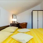 Villa Unique Dalmatian Seafront - Set In A 300 M2 Mediterranean Garden With Private Beach, Large Pool And Terrace. Zaton (Dubrovnik-Neretva)