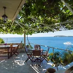 Unique Dalmatian Seafront - Set In A 300 M2 Mediterranean Garden With Private Beach, Large Pool And Terrace. Villa Zaton (Dubrovnik-Neretva)