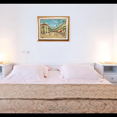 Dalmatian Seafront Villa: Private Beach, Garden & Pool Oasis Zaton (Dubrovnik-Neretva)