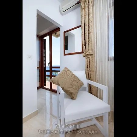 Dalmatian Seafront Villa: Private Beach, Garden & Pool Oasis Villa