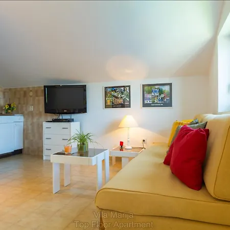 Villa Dalmatian Seafront Villa: Private Beach, Garden & Pool Oasis Zaton (Dubrovnik-Neretva)
