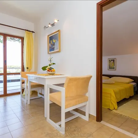 Villa Dalmatian Seafront Villa: Private Beach, Garden & Pool Oasis Zaton (Dubrovnik-Neretva)