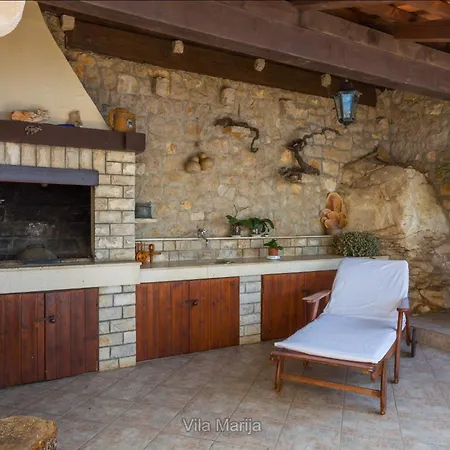 Dalmatian Seafront Villa: Private Beach, Garden & Pool Oasis Villa *